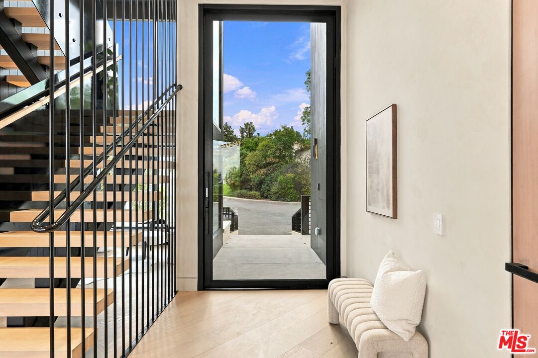 3801 Vista Linda Dr