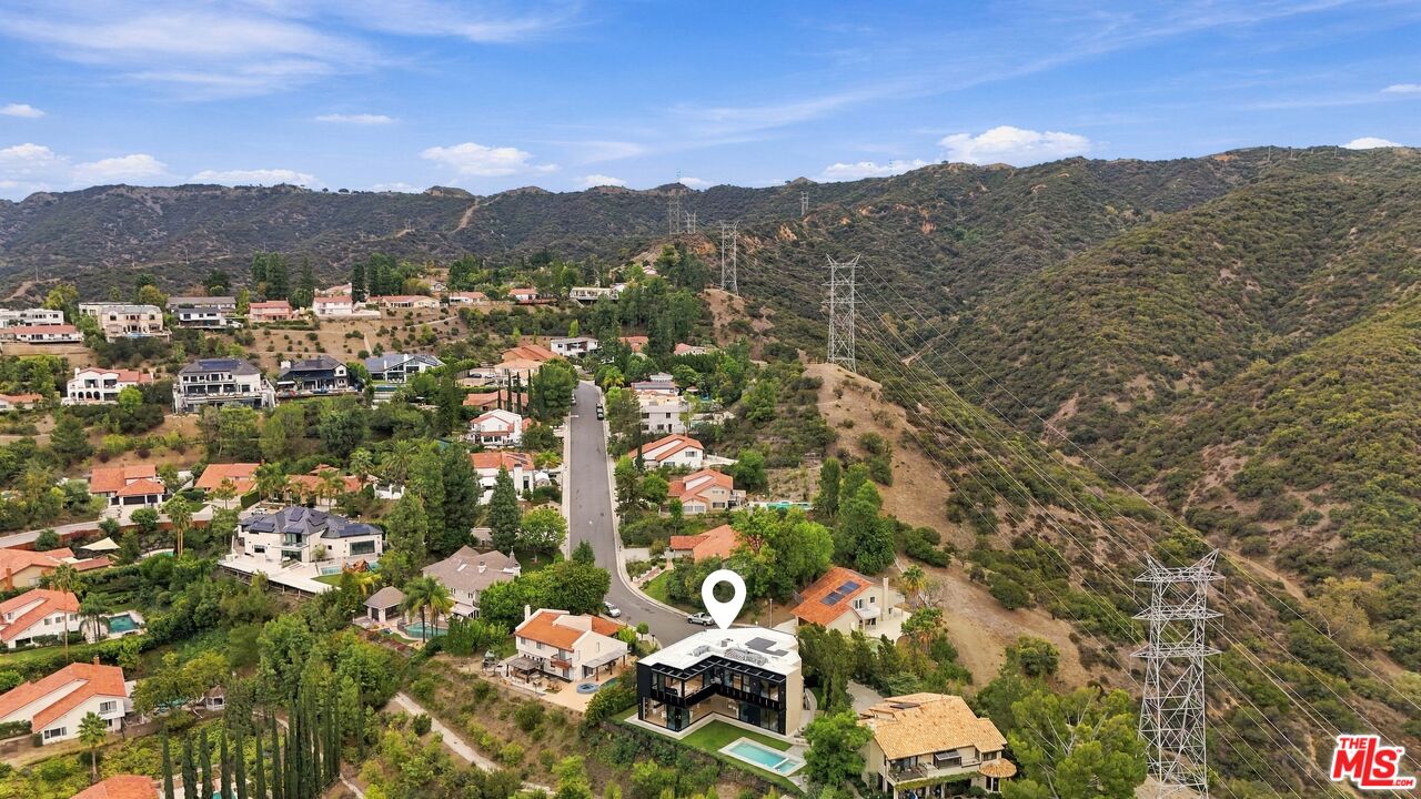 3801 Vista Linda Dr