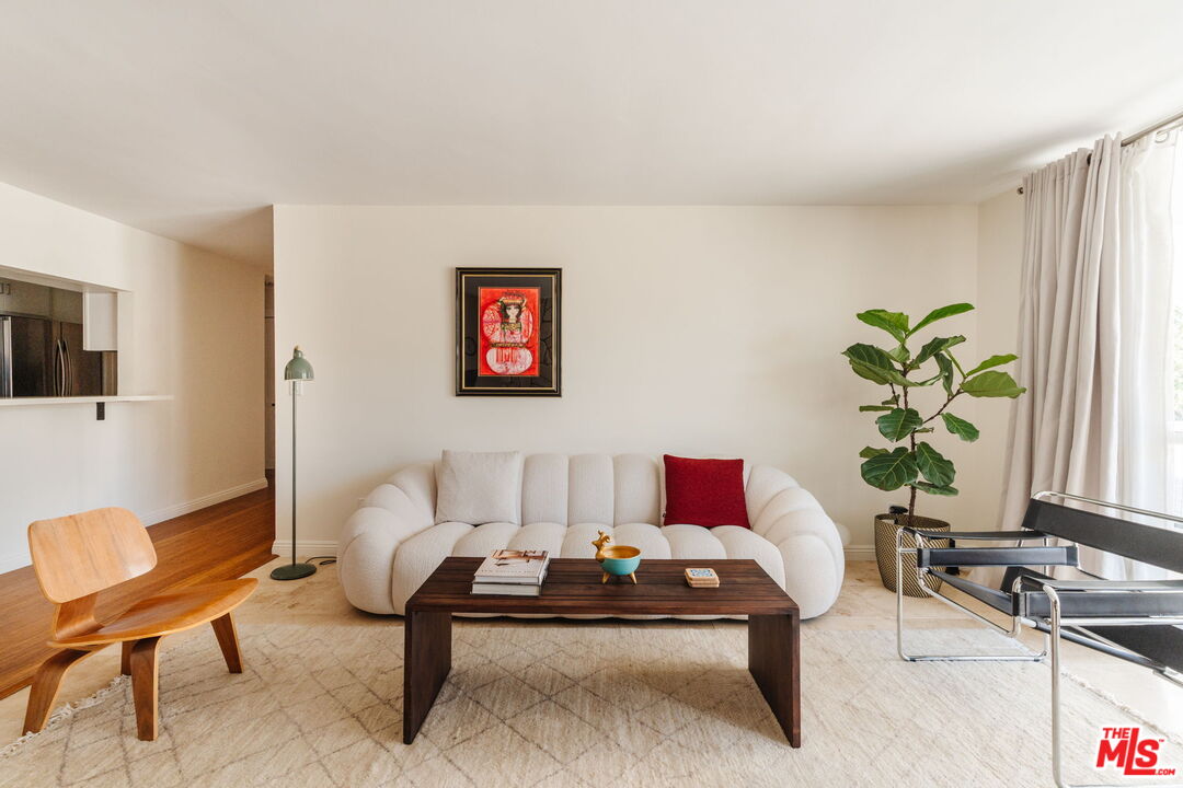 601 E Del Mar Blvd Unit: 204
