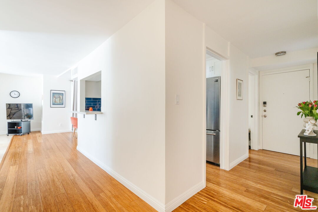 601 E Del Mar Blvd Unit: 204