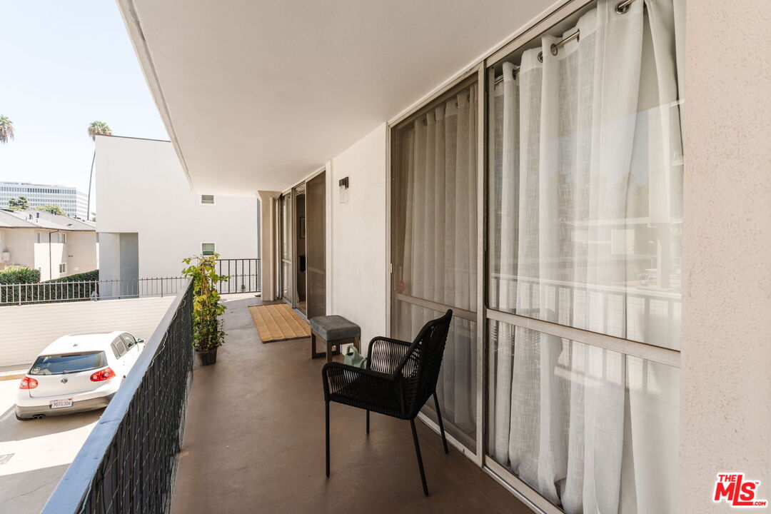 601 E Del Mar Blvd Unit: 204