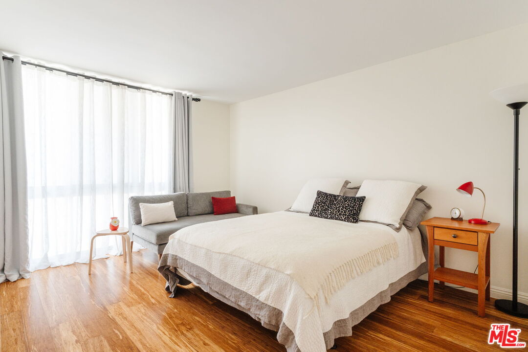 601 E Del Mar Blvd Unit: 204