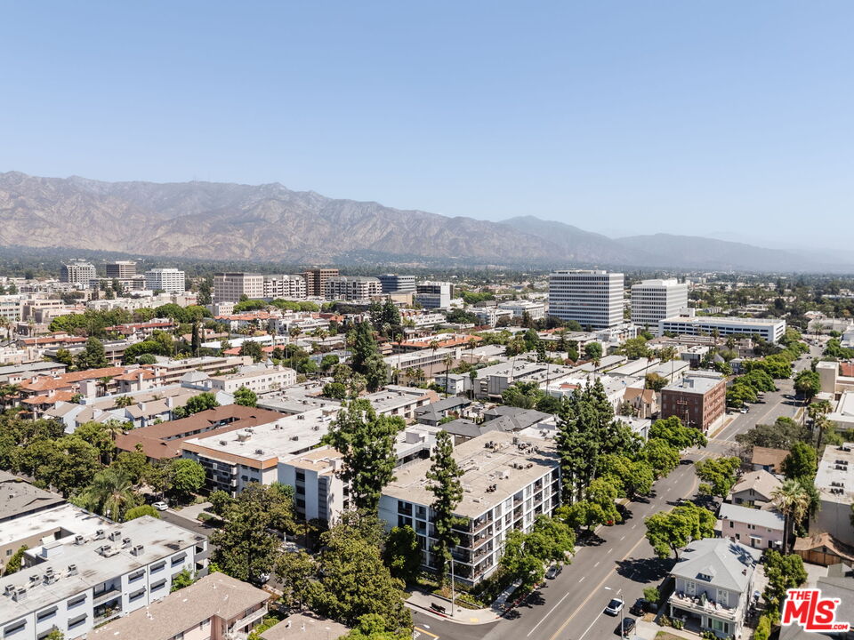 601 E Del Mar Blvd Unit: 204
