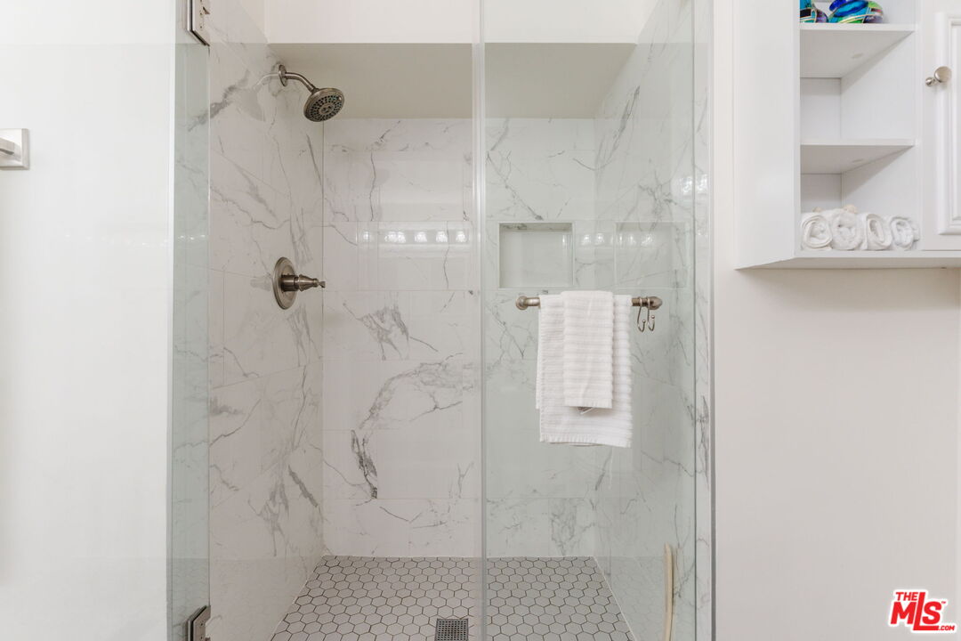 601 E Del Mar Blvd Unit: 204