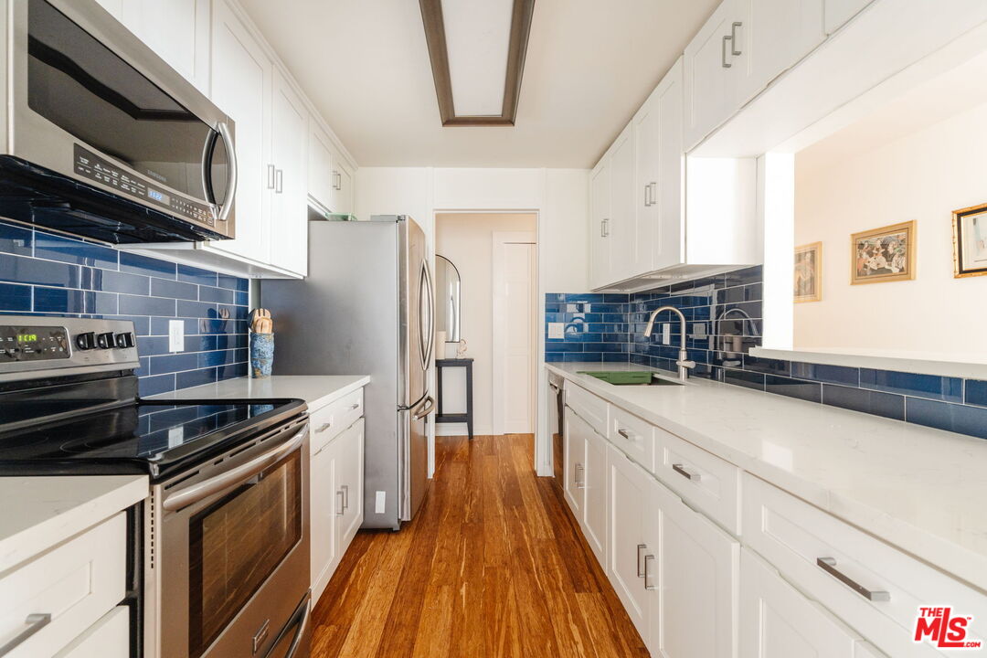 601 E Del Mar Blvd Unit: 204