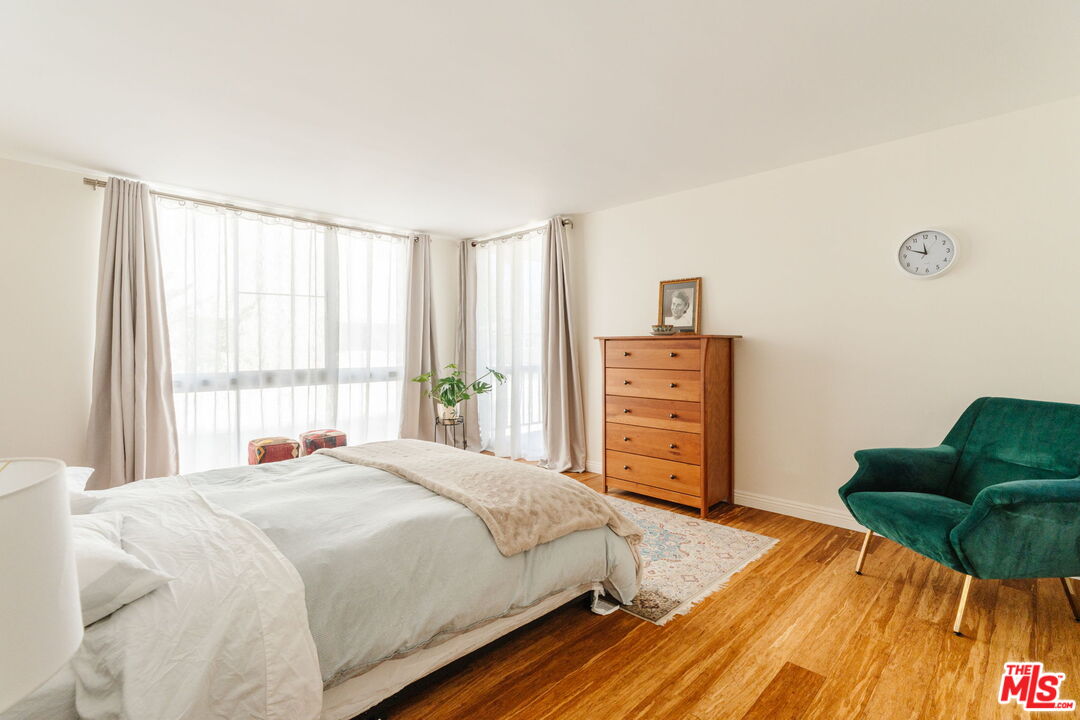 601 E Del Mar Blvd Unit: 204
