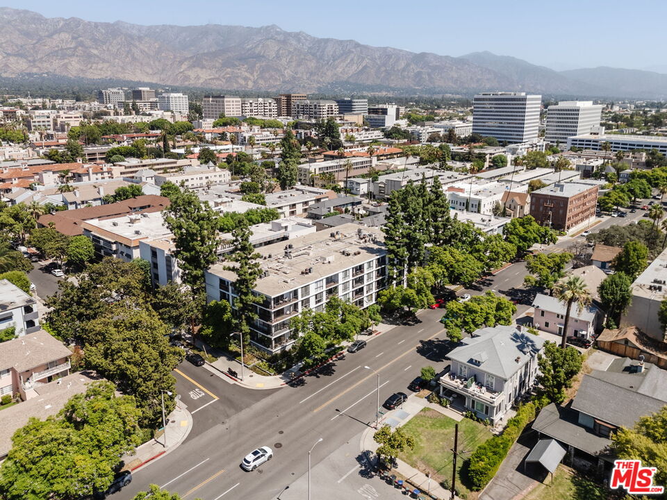 601 E Del Mar Blvd Unit: 204