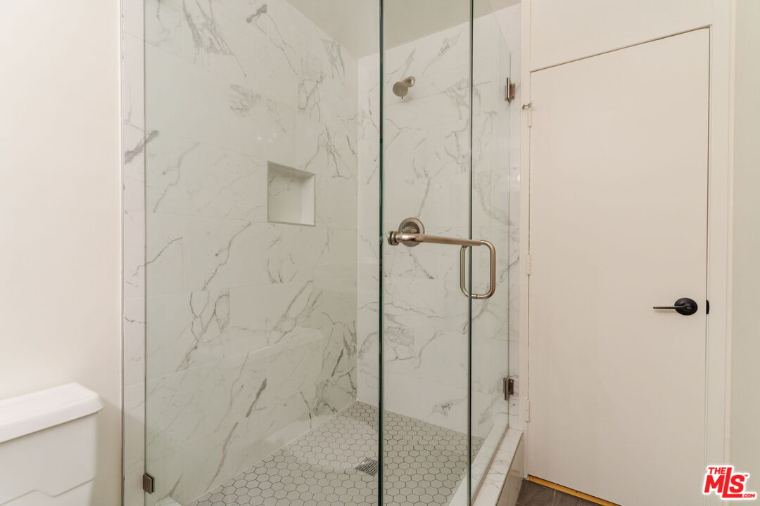 601 E Del Mar Blvd Unit: 204