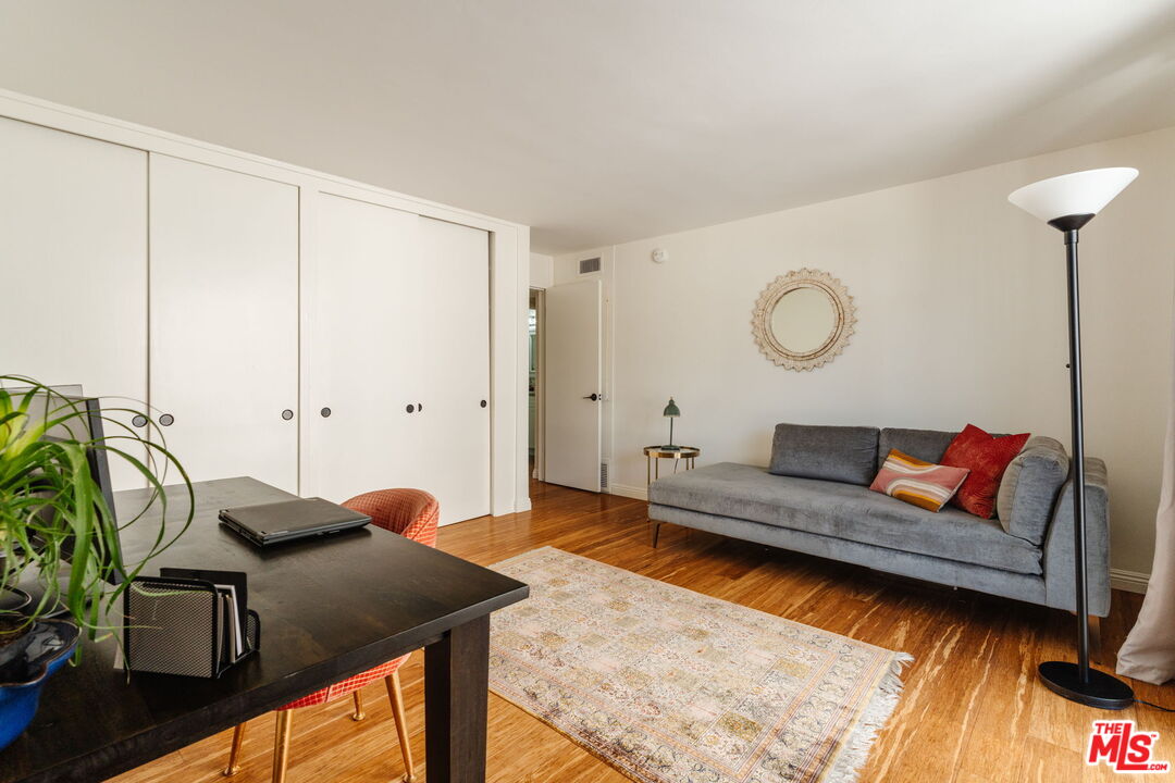 601 E Del Mar Blvd Unit: 204