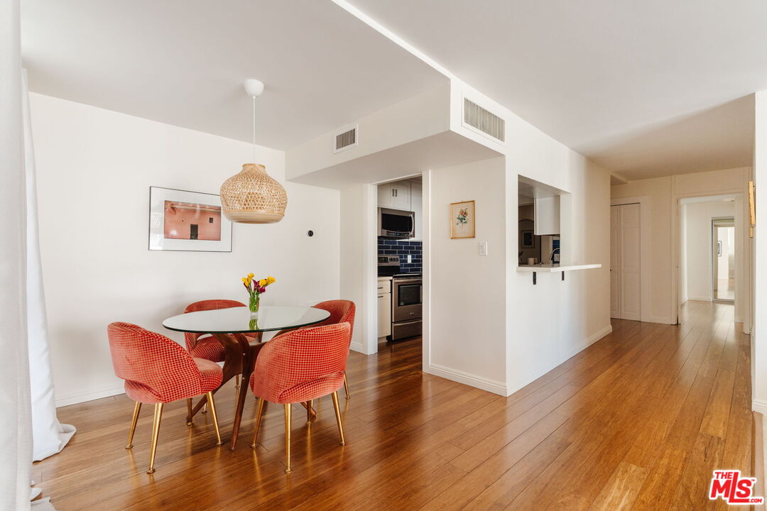 601 E Del Mar Blvd Unit: 204