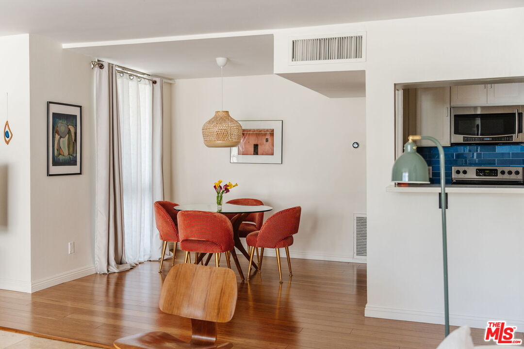 601 E Del Mar Blvd Unit: 204