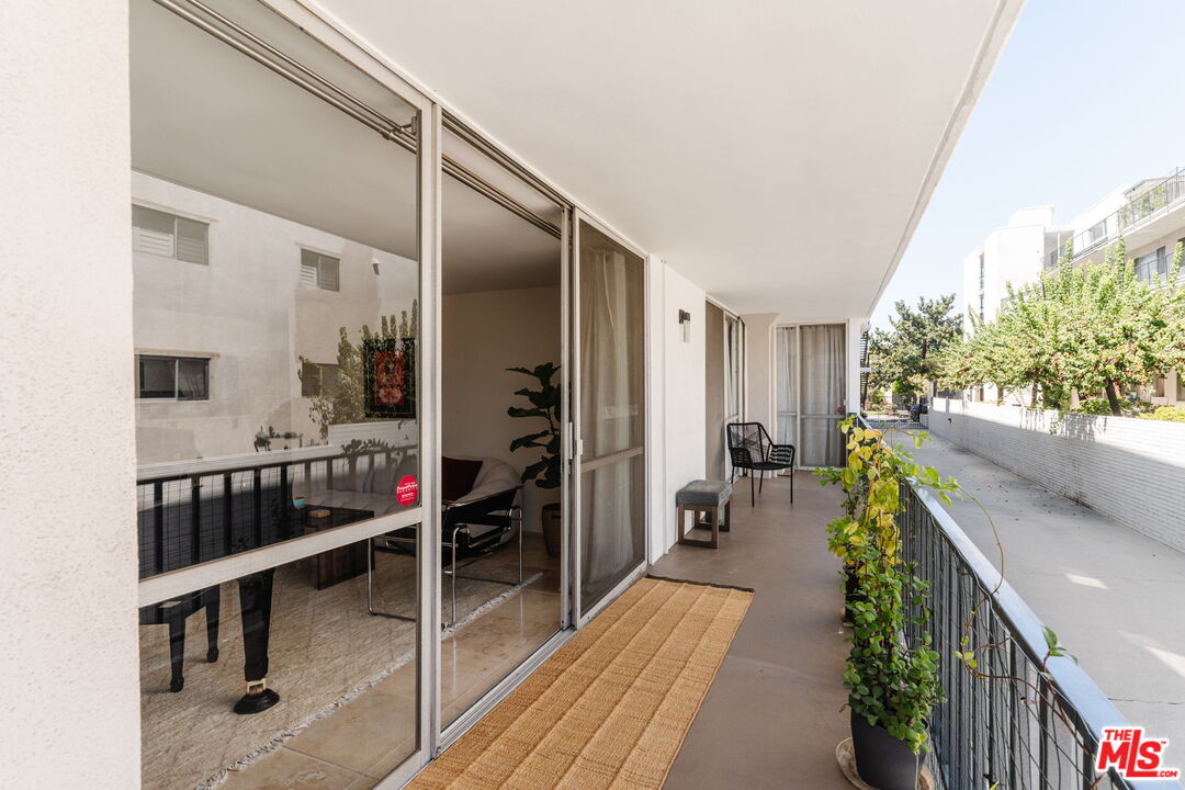 601 E Del Mar Blvd Unit: 204