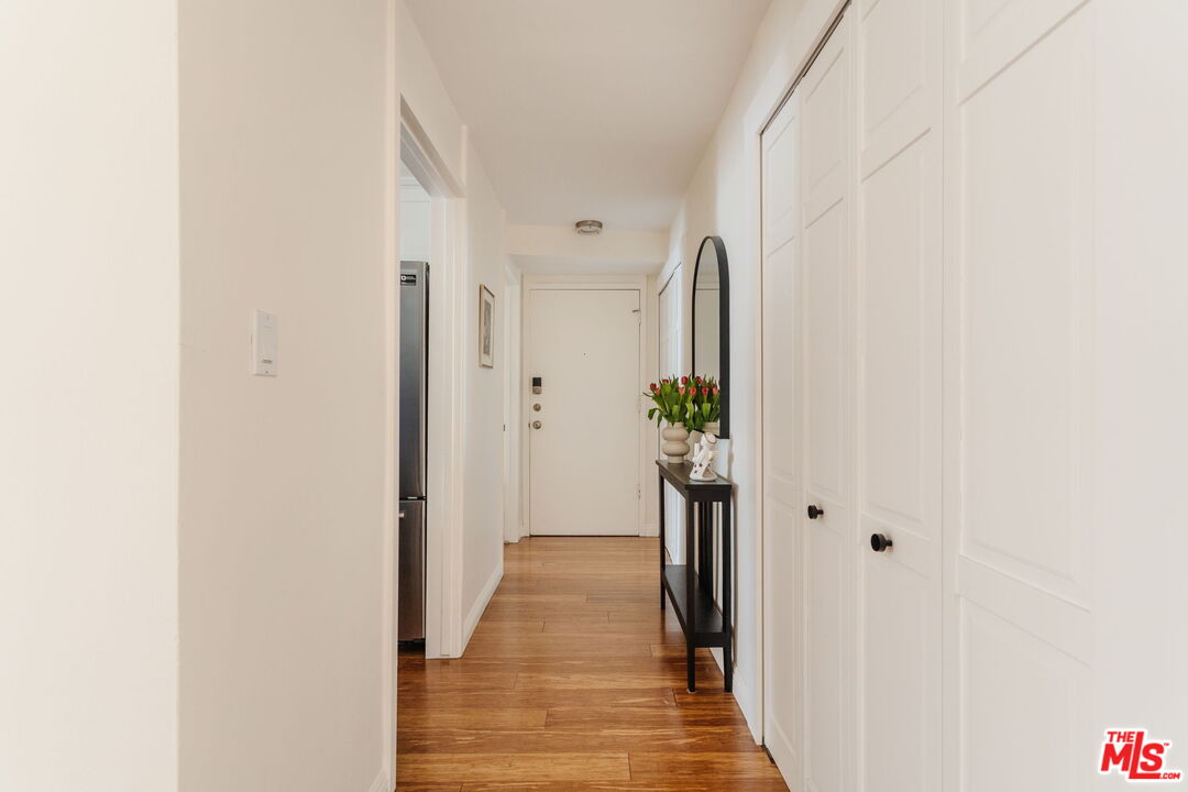 601 E Del Mar Blvd Unit: 204