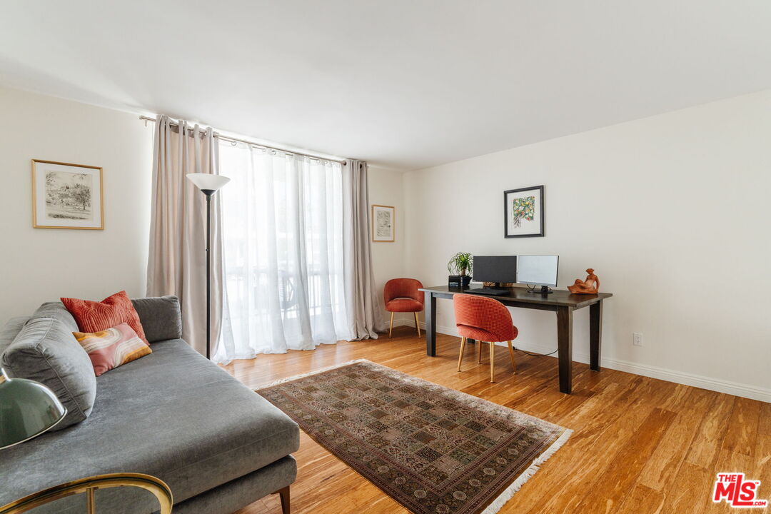 601 E Del Mar Blvd Unit: 204
