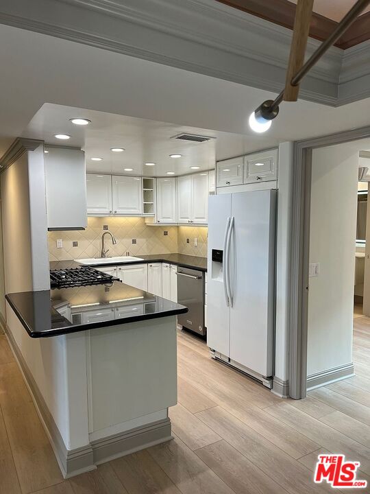 380 W Wilson St Unit: E105