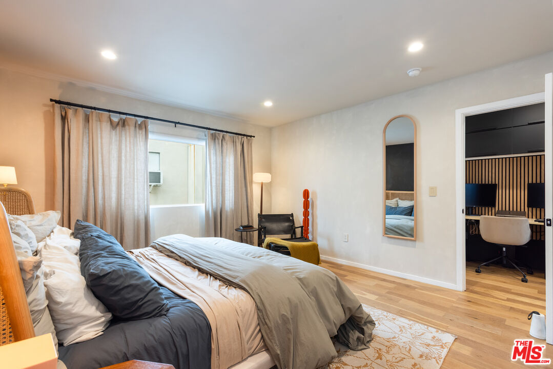 536 N Orlando Ave Unit: 7