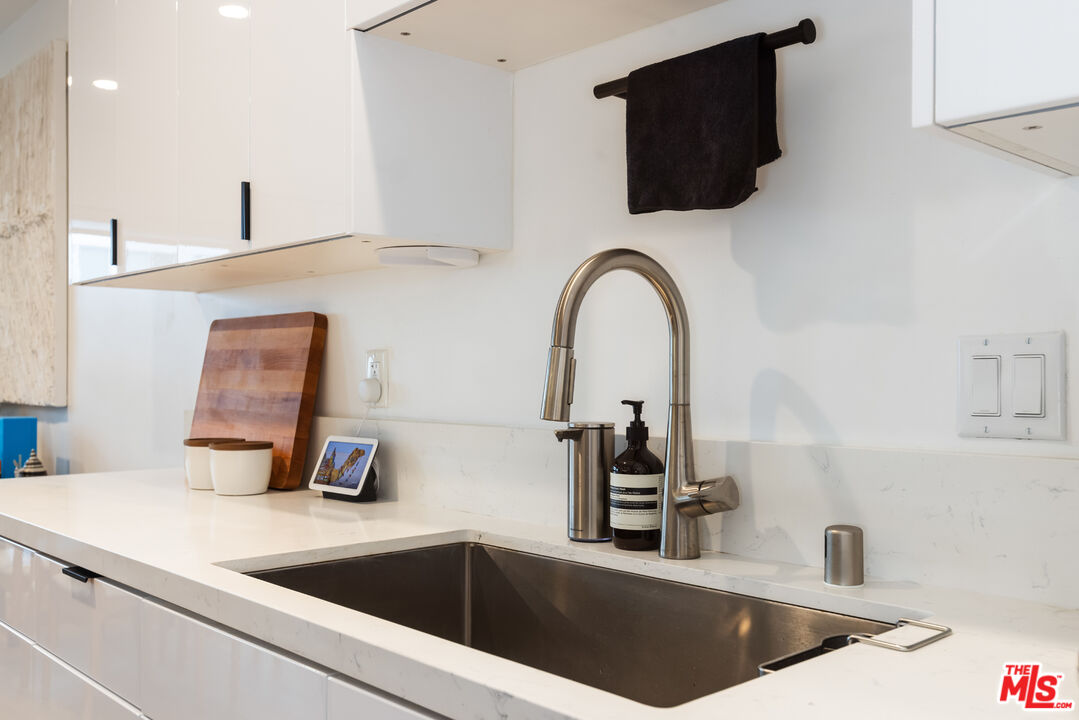 536 N Orlando Ave Unit: 7