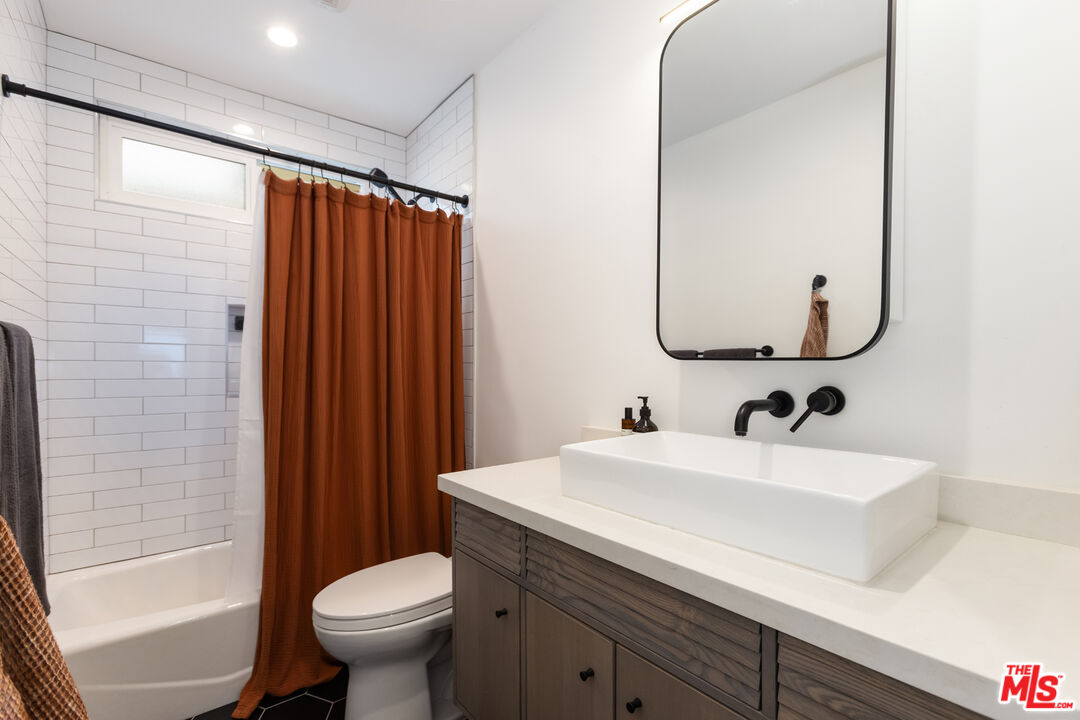 536 N Orlando Ave Unit: 7