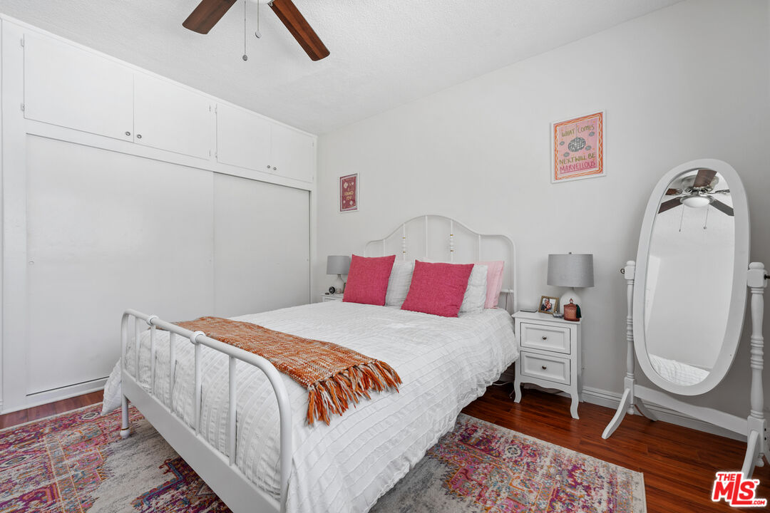 2621 Centinela Ave Unit: 16