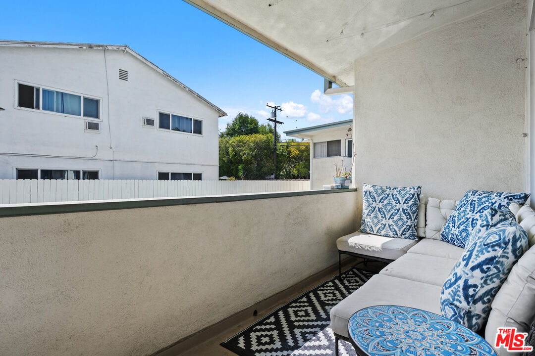 2621 Centinela Ave Unit: 16