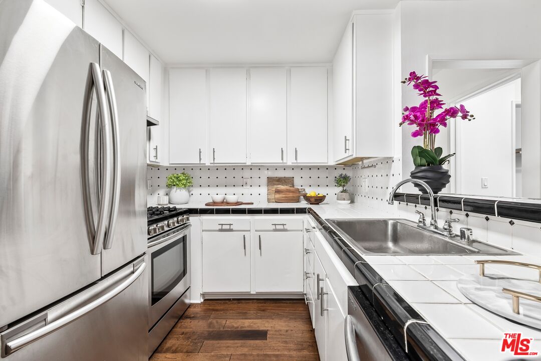 9005 Cynthia St Unit: 217