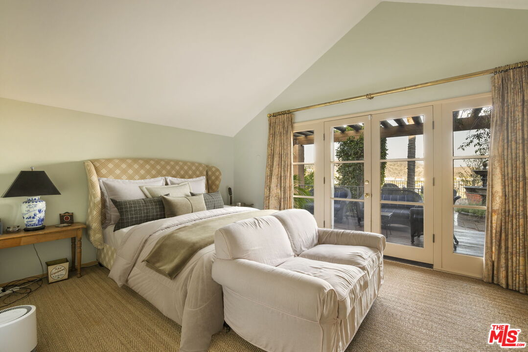 1888 N Crescent Heights Blvd