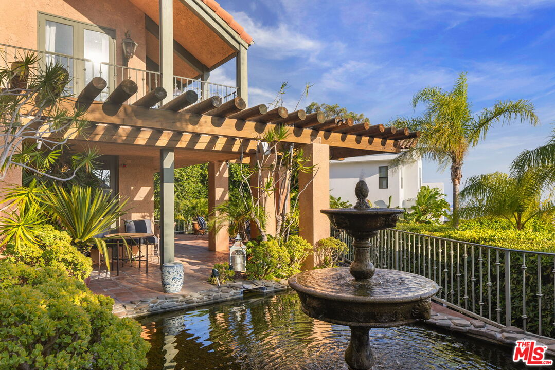 1888 N Crescent Heights Blvd