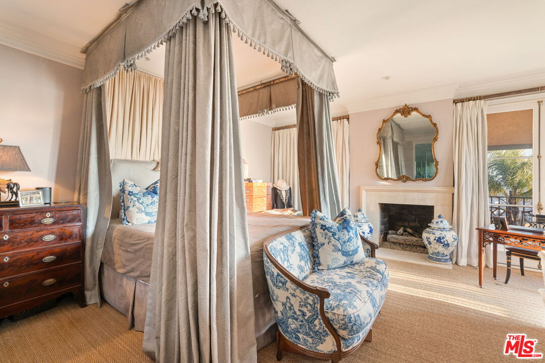 1888 N Crescent Heights Blvd