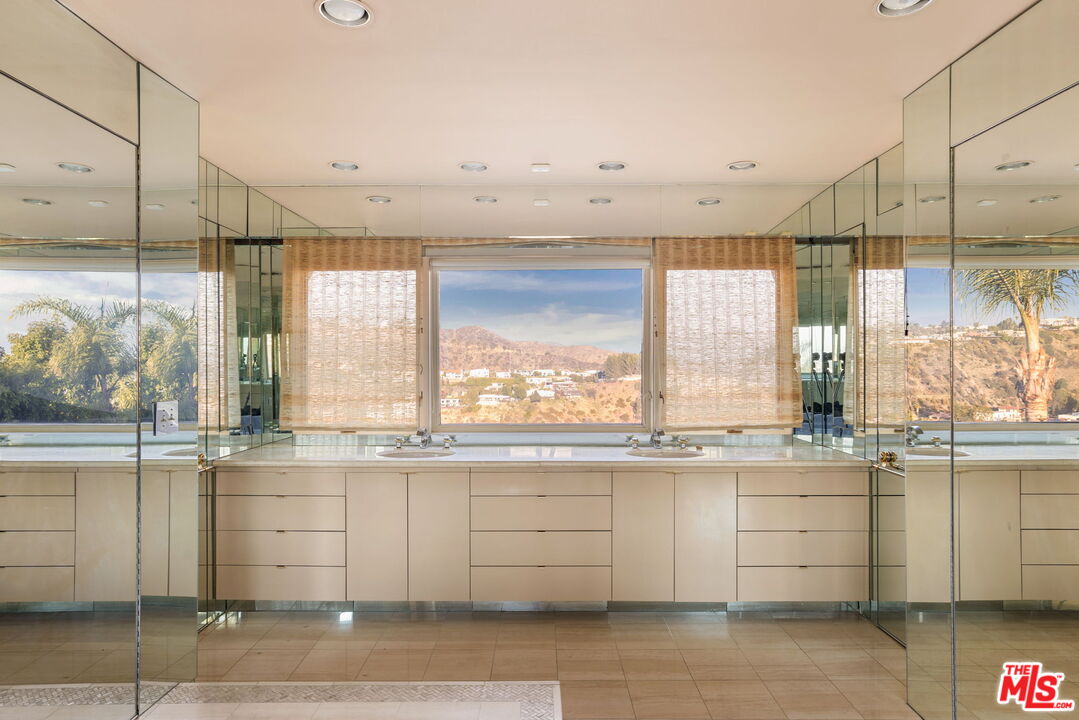 1888 N Crescent Heights Blvd