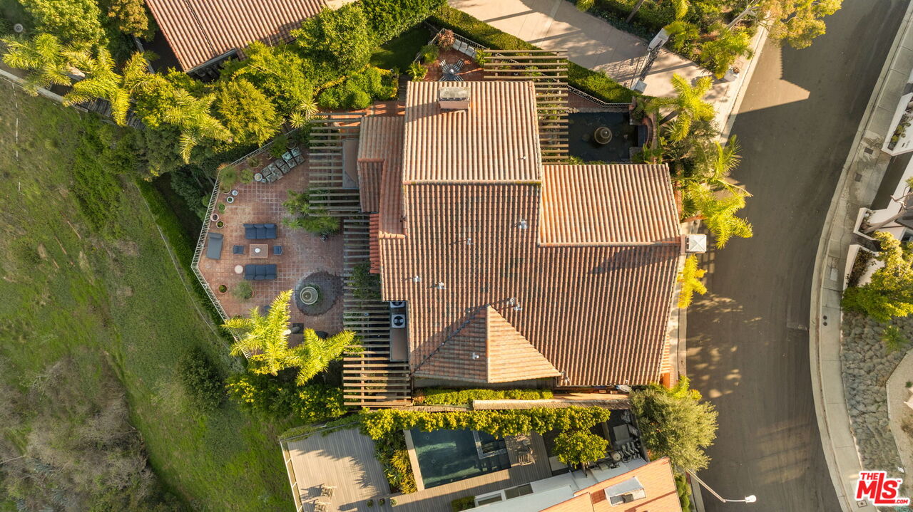 1888 N Crescent Heights Blvd