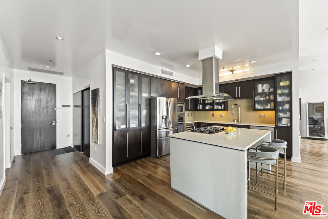 1100 S Hope St Unit: PH105