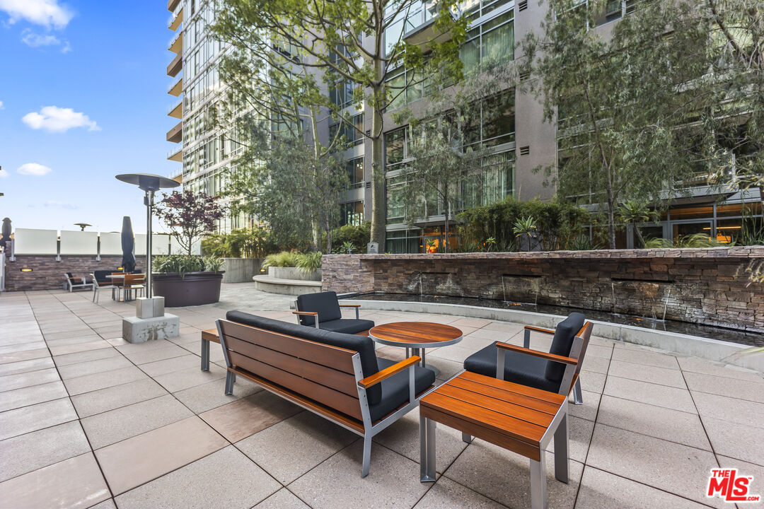 1100 S Hope St Unit: PH105