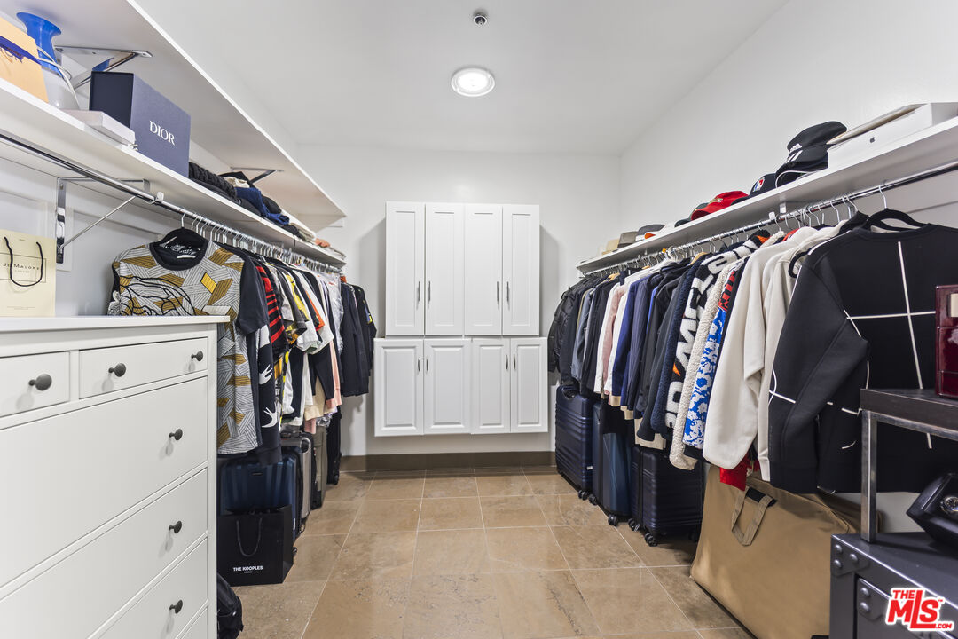 1100 S Hope St Unit: PH105