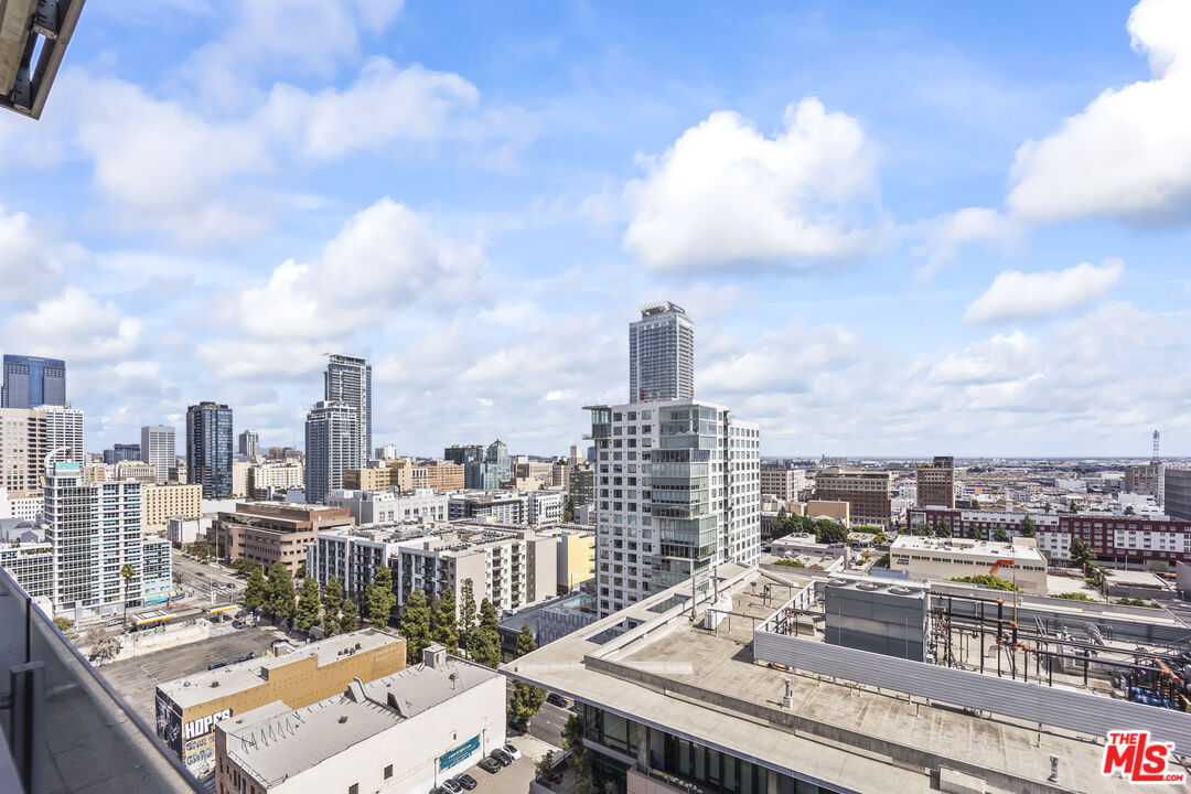 1100 S Hope St Unit: PH105