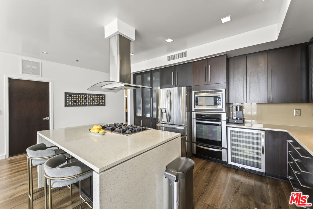 1100 S Hope St Unit: PH105