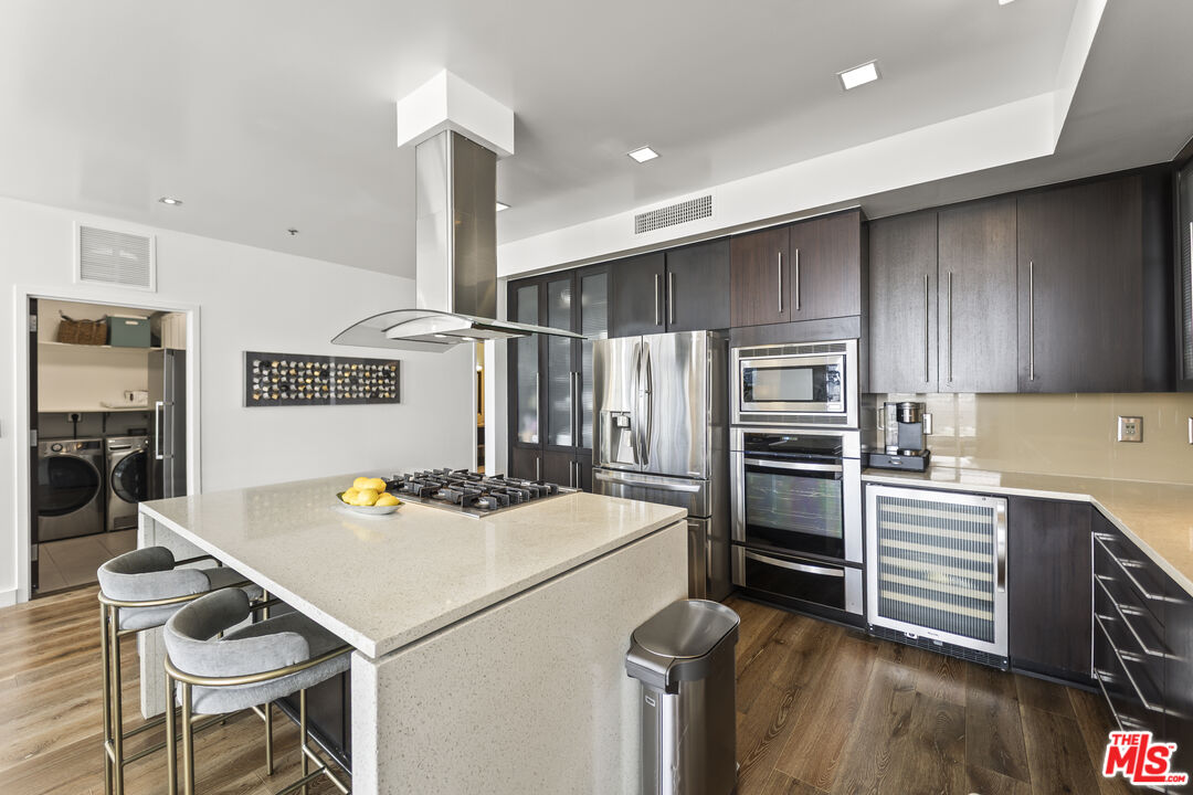 1100 S Hope St Unit: PH105