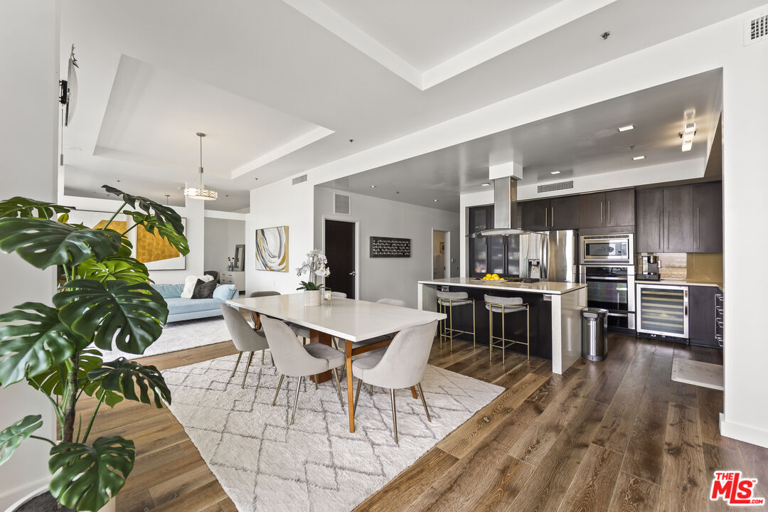 1100 S Hope St Unit: PH105