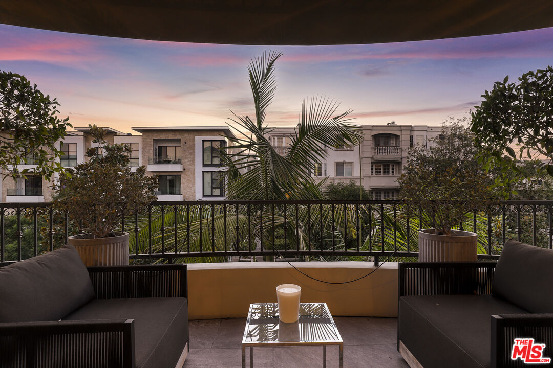 122 N Clark Dr Unit: 306