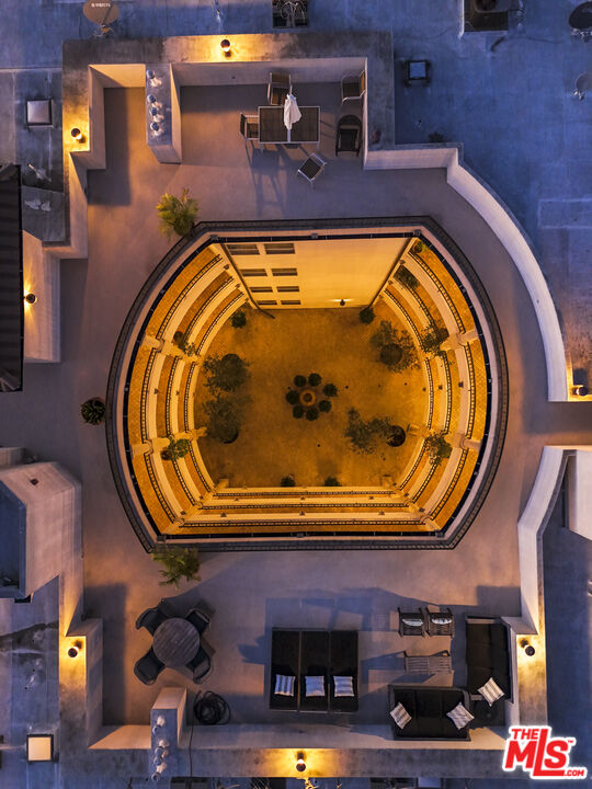 122 N Clark Dr Unit: 306