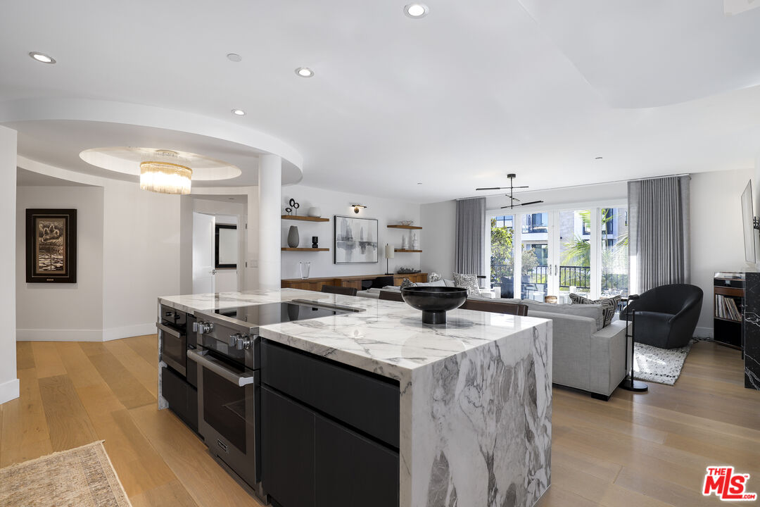 122 N Clark Dr Unit: 306