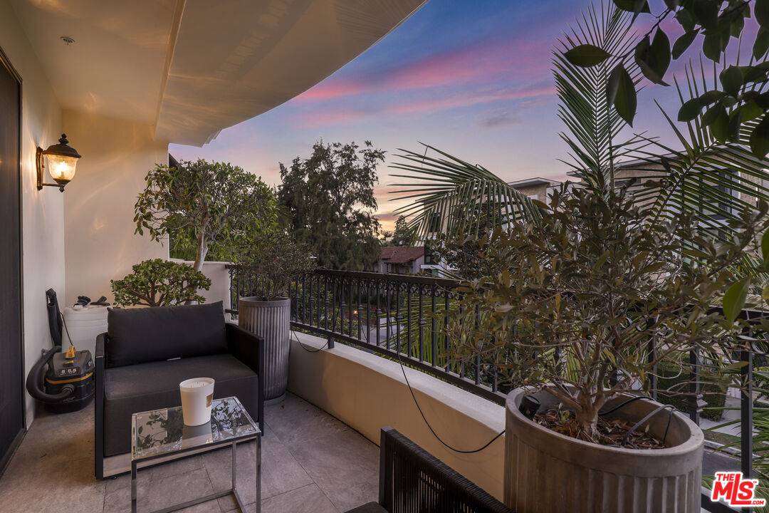 122 N Clark Dr Unit: 306