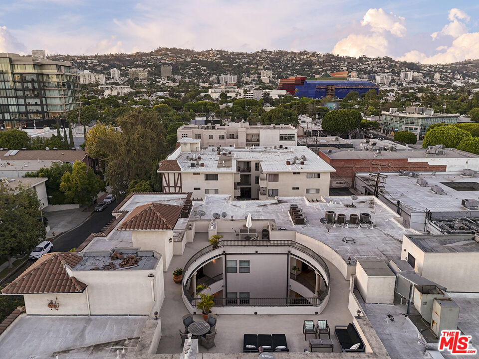 122 N Clark Dr Unit: 306