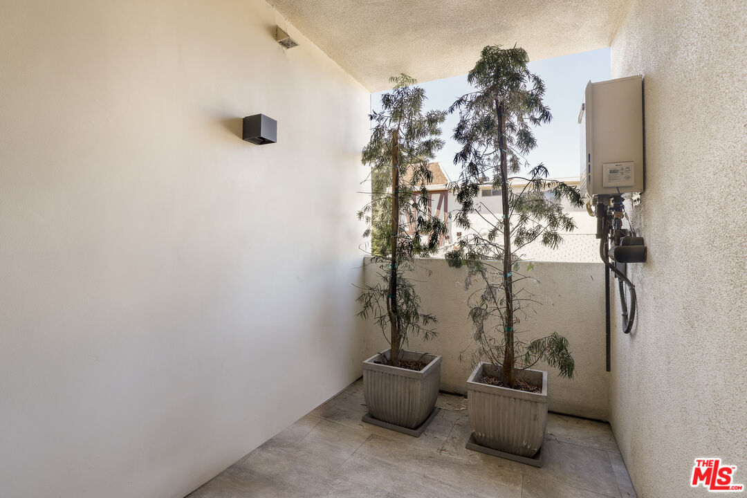 122 N Clark Dr Unit: 306