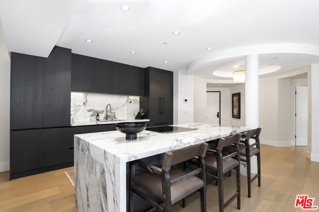 122 N Clark Dr Unit: 306