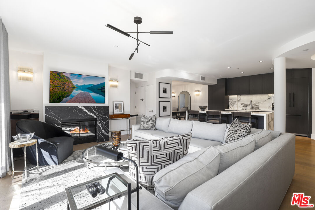 122 N Clark Dr Unit: 306