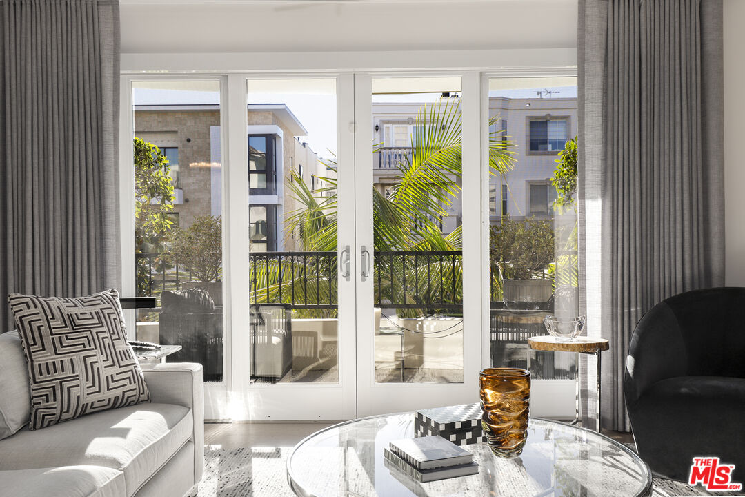 122 N Clark Dr Unit: 306