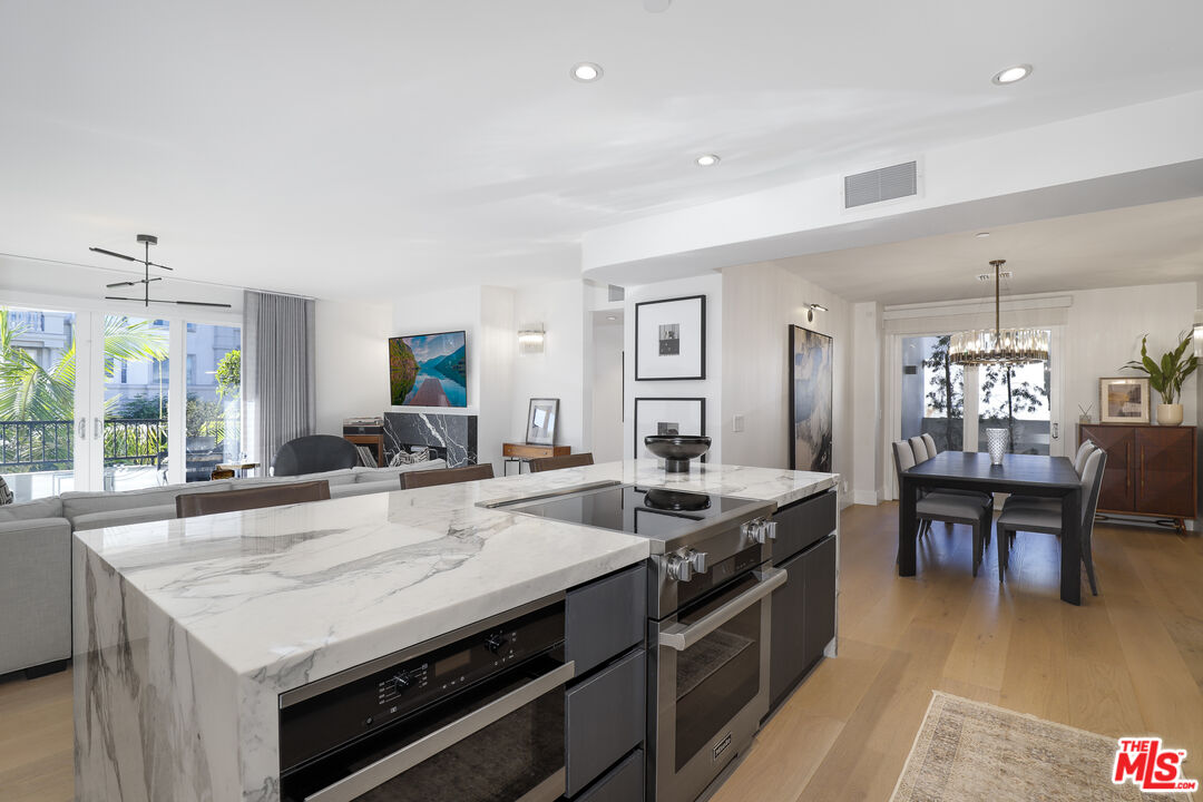 122 N Clark Dr Unit: 306