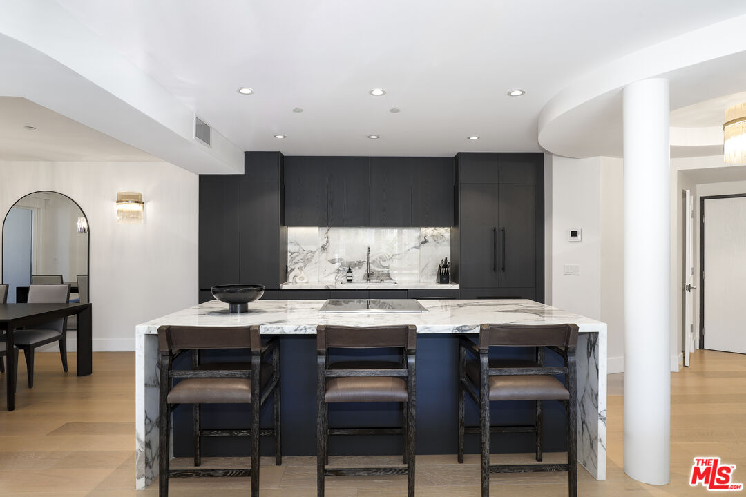 122 N Clark Dr Unit: 306