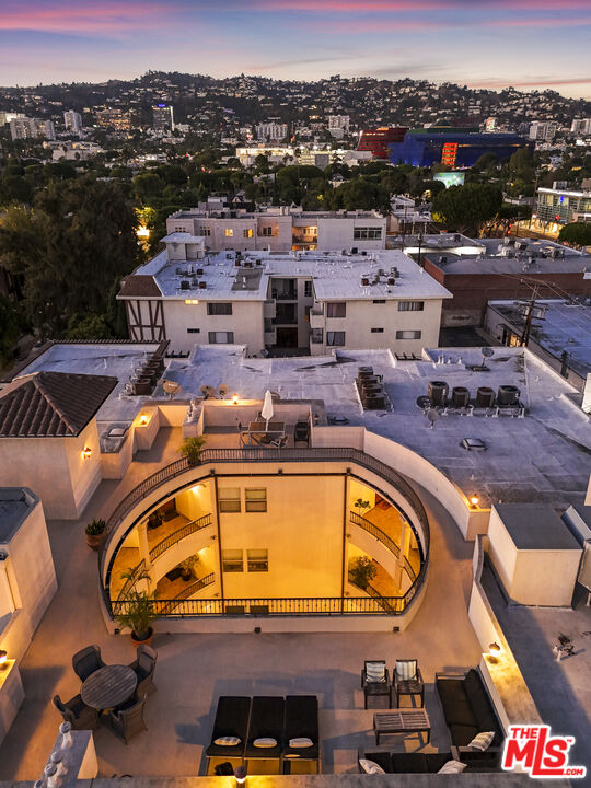 122 N Clark Dr Unit: 306