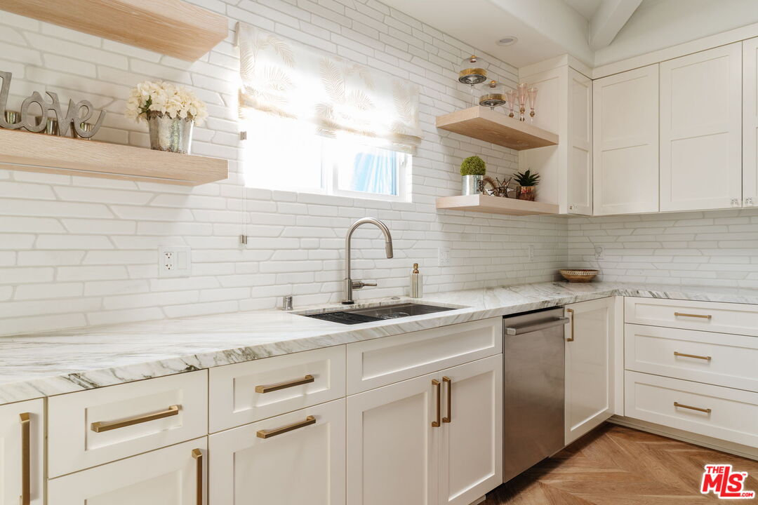 1619 Artesia Blvd Unit: A